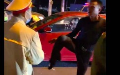 Xác minh cán bộ quân sự huyện đi xe máy không đội MBH, hành hung CSGT