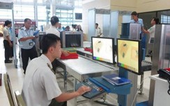 Phạt nặng khách “cầm nhầm” điện thoại iphone ngay điểm soi chiếu