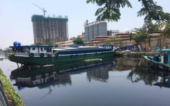 Giải cứu sà lan mắc cạn, chắn ngang kênh Tàu Hủ