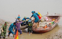 Đi bắt hến, tá hoả phát hiện quả bom hơn 200kg ở ven sông