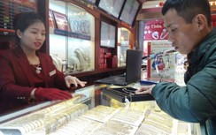 Giá vàng hôm nay 9/4: Vàng bất ngờ tăng mạnh