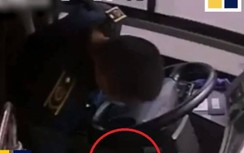 Tài xế xe bus cố sức bảo đảm an toàn cho khách trước khi gục trên vô lăng