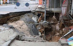 Giao thông qua Tỉnh lộ 419 ảnh hưởng nghiêm trọng vì hố "tử thần" Chương Mỹ