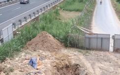 Di dời ống cấp nước để thi công đường vành đai Tân An, Long An