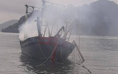 Nổ bình ga trên tàu đánh bắt hải sản làm tàu cháy, 3 người bị bỏng nặng