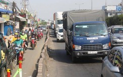 Kẹt xe trên QL51 qua Đồng Nai: "Ngày nào cũng nhích từng mét"