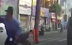 "Cò giữ xe" rút côn đập phá 2 ô tô trước cổng bệnh viện Từ Dũ