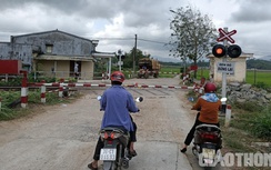 Quảng Ngãi: Tai nạn đường sắt giữa tàu và xe mô tô kéo, 1 người tử vong