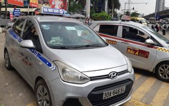 Taxi ngoại tỉnh lách luật, “đại náo” Hà thành