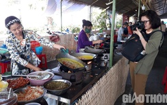 Mê mẩn hàng trăm loại bánh ngon, lạ tại ngày hội bánh dân gian Nam bộ