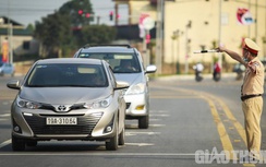 Căng mình đảm bảo giao thông tại lễ Giỗ Tổ Hùng Vương