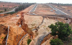 Cận cảnh hiện trường sạt lở đường ven biển ở Mũi Né sau cơn mưa lớn