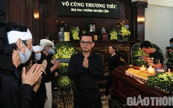 Chùm ảnh: Giới văn nghệ sĩ tiễn đưa nhà thơ Hoàng Nhuận Cầm về đất mẹ