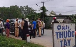 Phạt 41 triệu đồng tài xế không kiểm tra nồng độ cồn, cố thủ trong xe