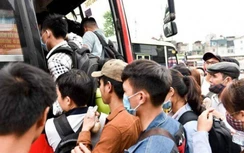 Đi xe khách dịp 30/4 bị nhồi nhét, tăng giá vé gọi đến đâu để phản ánh?