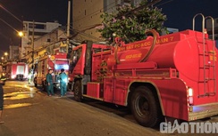 Cháy chung cư mini Huna Apartment, hàng chục người được cứu trong đêm