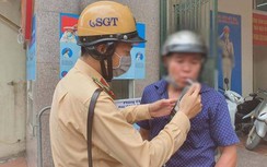 Bị phạt vì say rượu chạy xe, cụ ông than "vai trên nên nhiều con cháu mời"