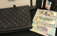 Khách bỏ quên ví hàng hiệu chứa hàng chục nghìn USD trên máy bay
