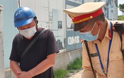 Liên hoan với bạn hàng sau lễ, lái xe máy say gấp đôi mức phạt kịch khung