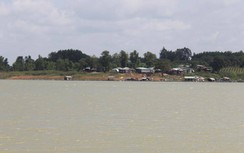 Xót xa 2 học sinh trượt chân xuống hồ Trị An chết đuối