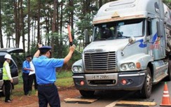 Một tháng, phạt hơn 1.400 xe chở quá tải hơn 12 tỷ đồng