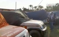 Covid-19: Nơi khốn đốn vì thiếu xe cứu thương, nơi phủ bạt để không