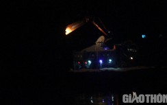 Video: Sông Kôn "không ngủ yên" vì doanh nghiệp khoét cát xuyên đêm