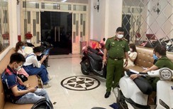 Bất chấp lệnh cấm, quán karaoke điều nữ tiếp viên phục vụ khách Hàn Quốc