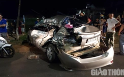 Xe tải mất thắng tông ô tô con bẹp dúm, người phụ nữ tử vong thương tâm