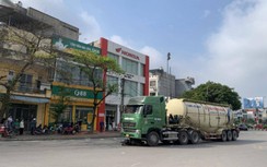 Xe bồn lao vào đường cấm, cuốn tài xế xe máy vào gầm gây tử vong