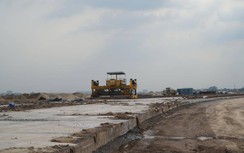 Hơn 600 kỹ sư, công nhân đội nắng thi công đường lăn Tân Sơn Nhất