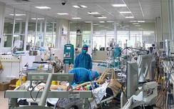 Những chiến sĩ áo trắng bên trong “thành trì” chống dịch