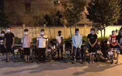 Cảnh sát ngăn chặn 21 "quái xế" nẹt pô, đánh võng náo loạn Tx Sơn Tây