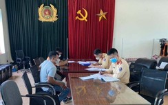 Không GPLX chạy ngược chiều trên cao tốc, cả chủ xe và tài xế đều bị phạt