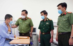 Tài xế bị thương vẫn bắt cướp: "Bất ngờ nhận Giấy khen từ tướng công an"