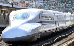Shinkansen đang lao như tên bắn, lái tàu Nhật Bản bỏ đi vệ sinh vì đau bụng