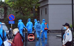 Cận cảnh phong tỏa 4 tòa nhà ở Goldmark City, nơi có ca Covid-19