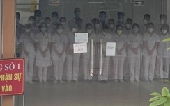 Xót lòng hộ lý ở tâm dịch Covid-19 không thể về chịu tang cha