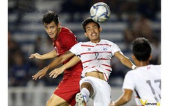 Tuyển Việt Nam có nên mạo hiểm chơi bóng bổng?