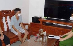 Chống lệnh cách ly, hai vợ chồng ở Hải Dương lén lút đi giao bán thịt lợn