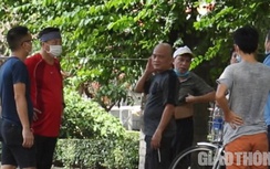 TP.HCM: Lác đác hàng quán vẫn tranh thủ nhận khách trước giờ cấm