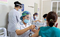 Cả nước góp tiền mua vaccine chống dịch