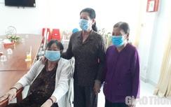 Nhiều cụ già neo đơn ủng hộ tiền chống dịch Covid-19