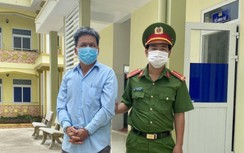 Người đàn ông bị bắt sau 25 năm trốn nã trước sự ngỡ ngàng của gia đình