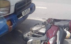 Ô tô tải đâm xe máy cùng chiều, hai mẹ con bị thương