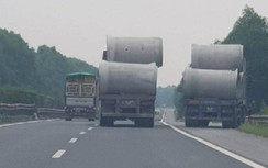 Thót tim đi sau xe tải chở cồng kềnh, không chằng buộc