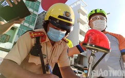 Xe máy, xe đạp đi vào làn ô tô bị CSGT phạt "sát ván"