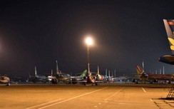 Hàng không chồng chất khó khăn, "giải cứu" cách nào?