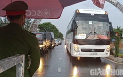 Quảng Ngãi và Quảng Nam tái lập chốt kiểm soát, dừng xe khách từ Đà Nẵng