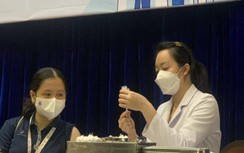 TP.HCM lập danh sách tiêm vắc xin phòng Covid-19 cho công chức